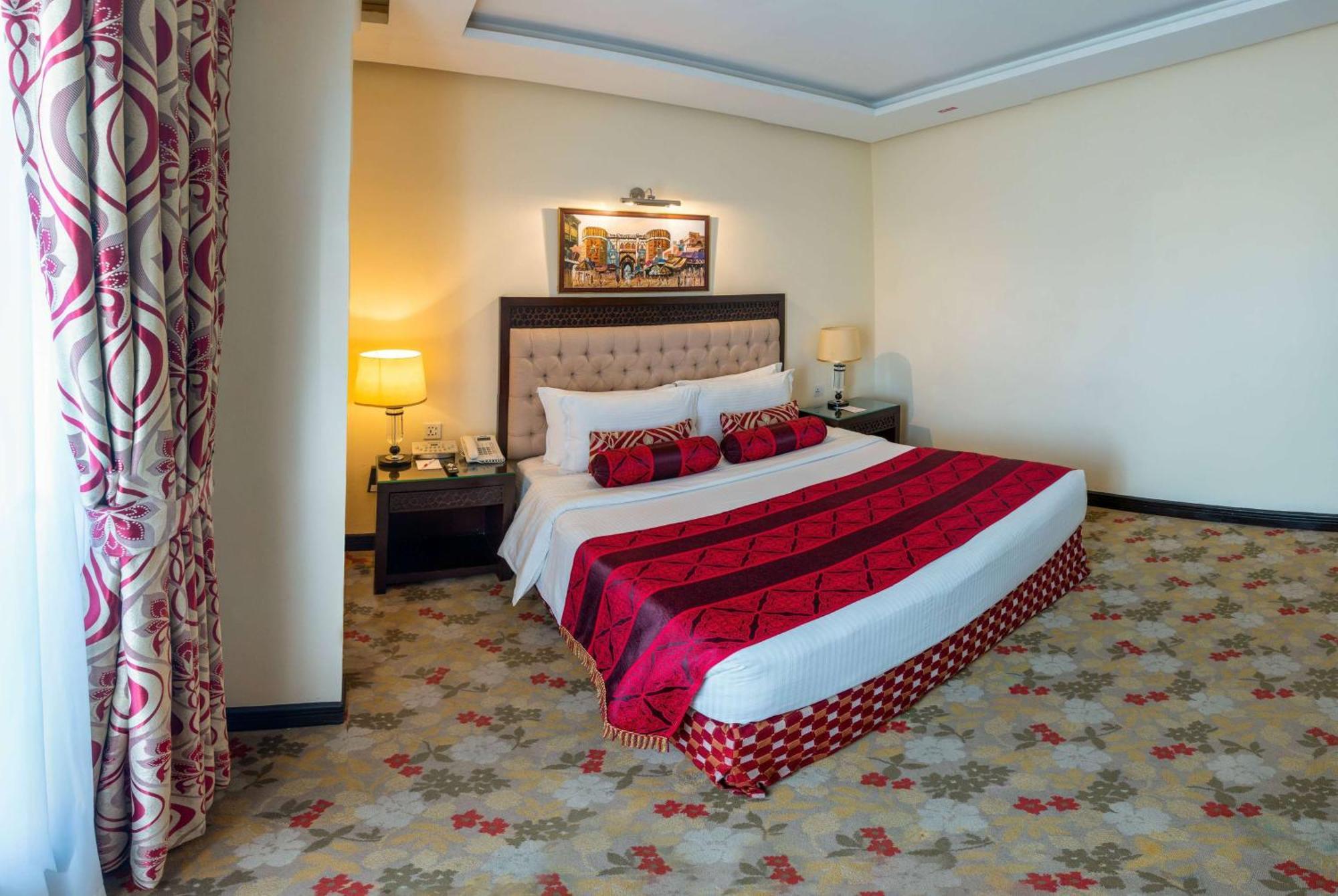 Ramada By Wyndham Islamabad Exterior foto
